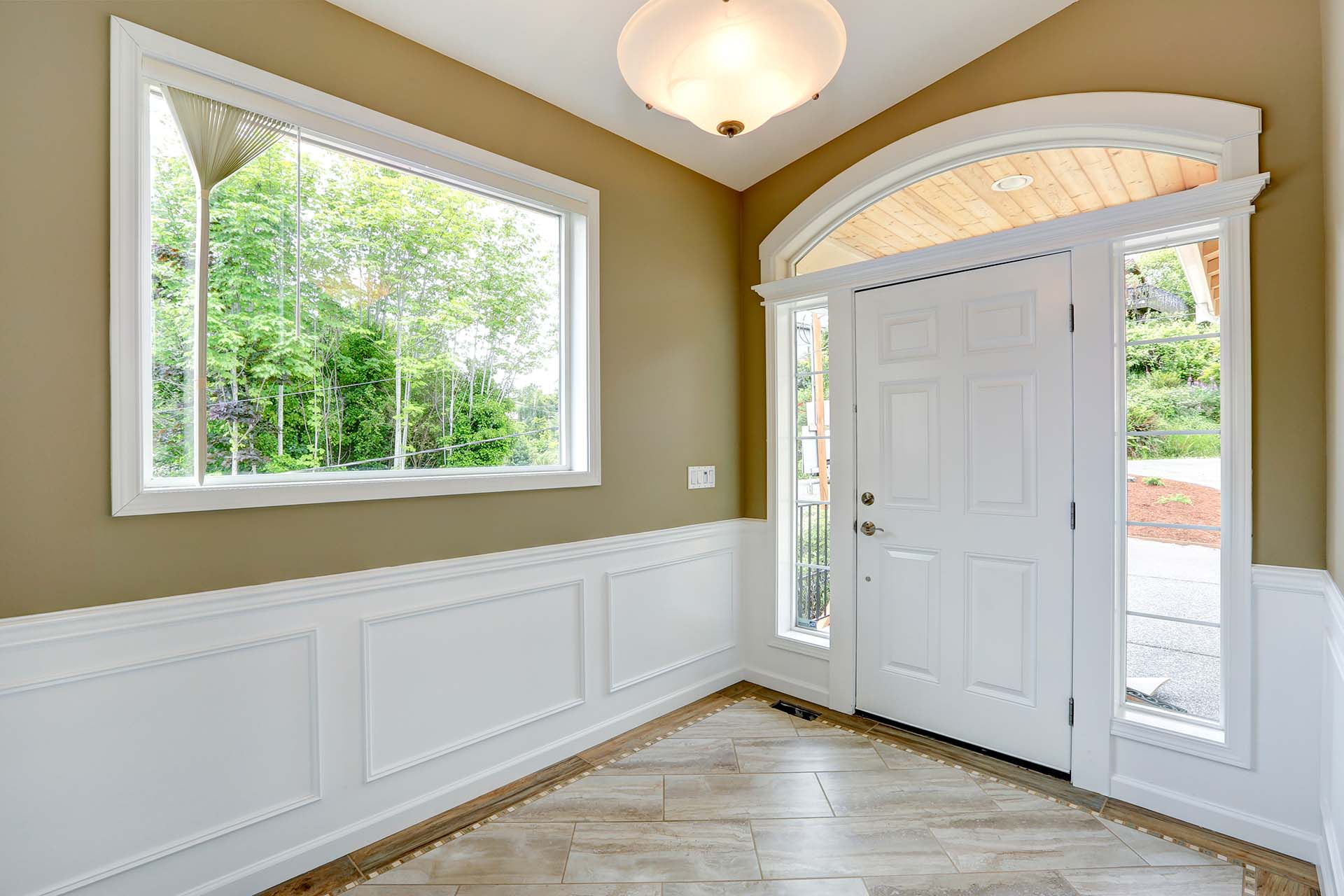 White and olive tones entrance hallway